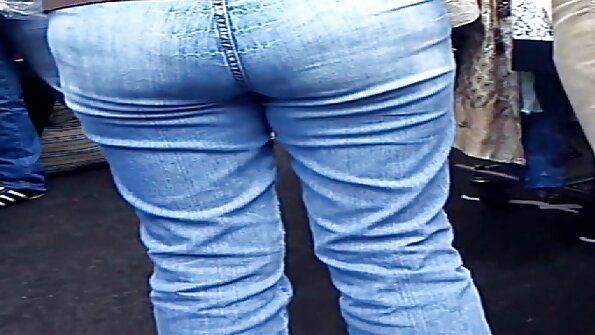 Brunette Milf Kilalao Manintona Ny Tetezany