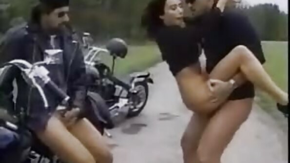 Mamorona Dick Manjavona Ao Anatin'i Taylor Whytes Slit